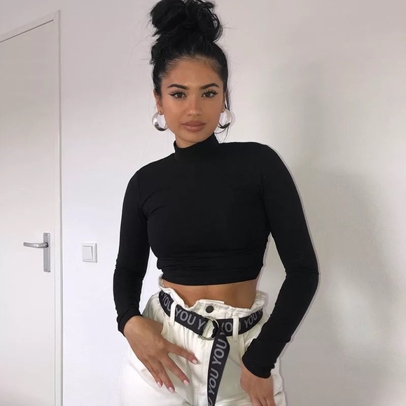 Open Back Long Sleeve Cropped Summer Blouse - Picture 3 of 3